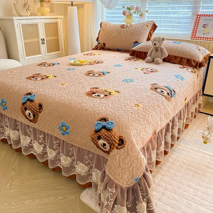 美达家纺 2025新款高克重牛奶绒花边款夹棉床盖三件套 针织熊