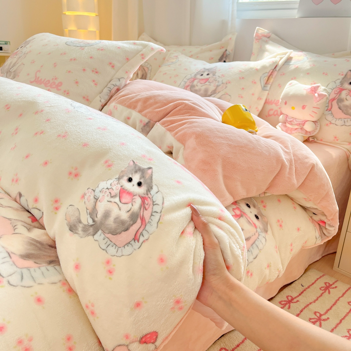 91家纺网 家纺一手货源 找家纺 沐慕 2025新款高克重牛奶绒四件套 牛奶绒-玫瑰粉喵