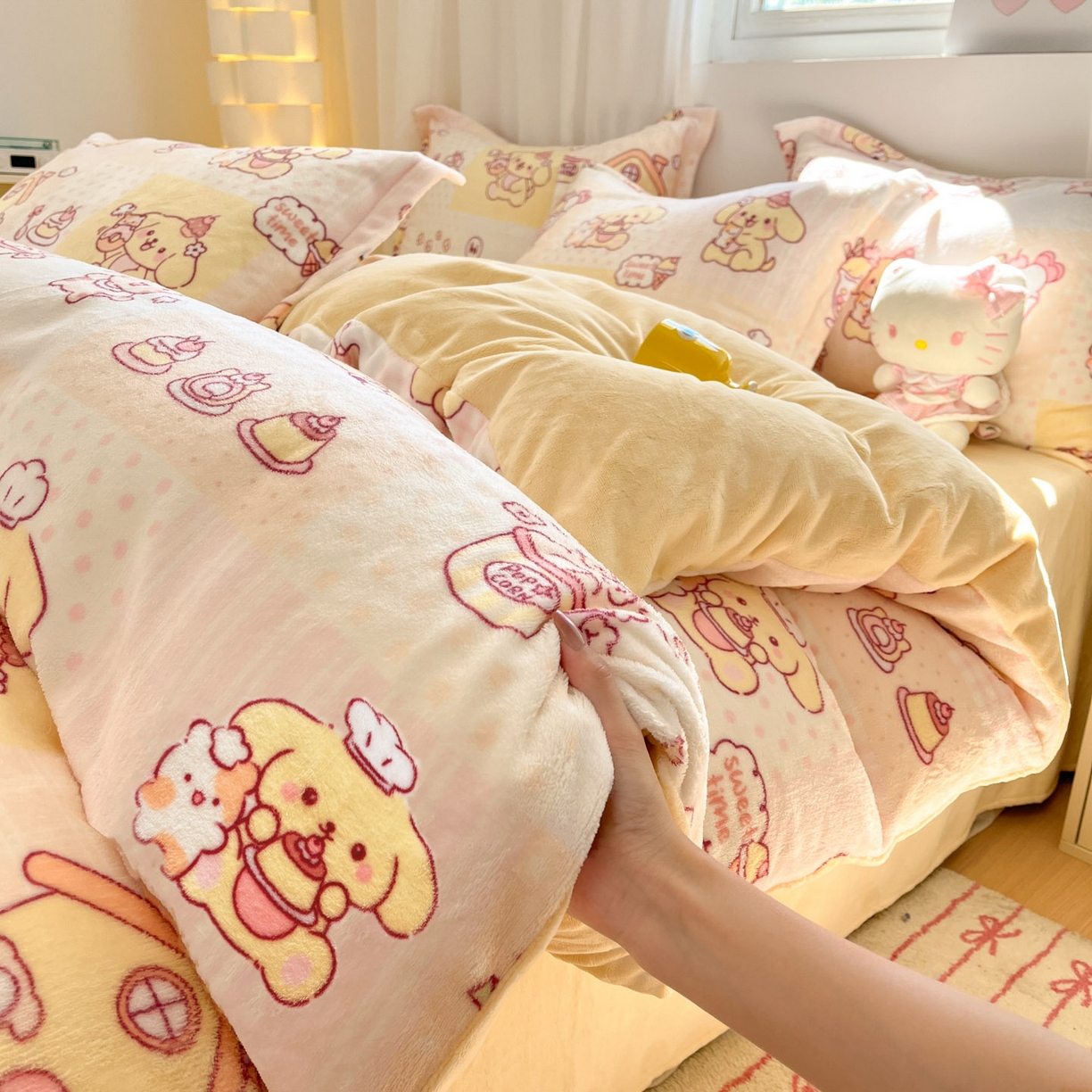 91家纺网 家纺一手货源 找家纺 沐慕 2025新款高克重牛奶绒四件套 牛奶绒-萌狗日记