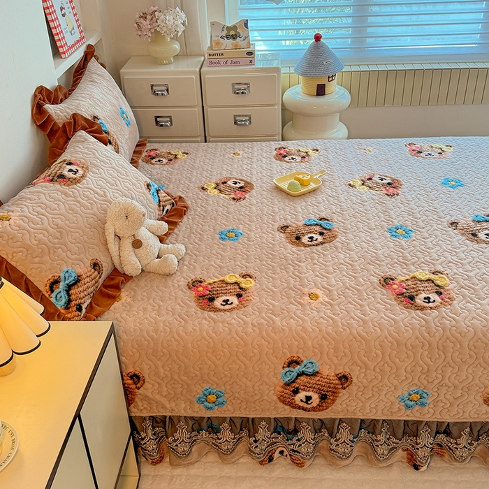 91家纺网 家纺一手货源 找家纺 美达家纺 2025新款牛奶绒榻榻米单床盖床盖单件单品床盖（支持定制，定制款不退不换） 针织熊