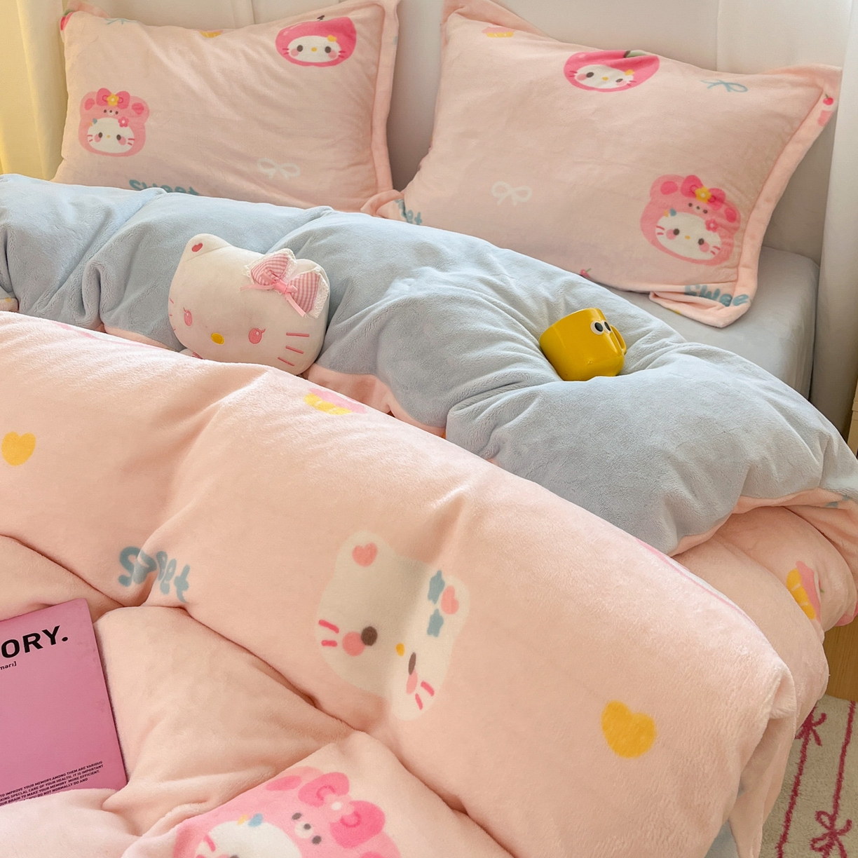 91家纺网 家纺一手货源 找家纺 沐慕 2025新款高克重牛奶绒四件套 牛奶绒-苹果猫猫