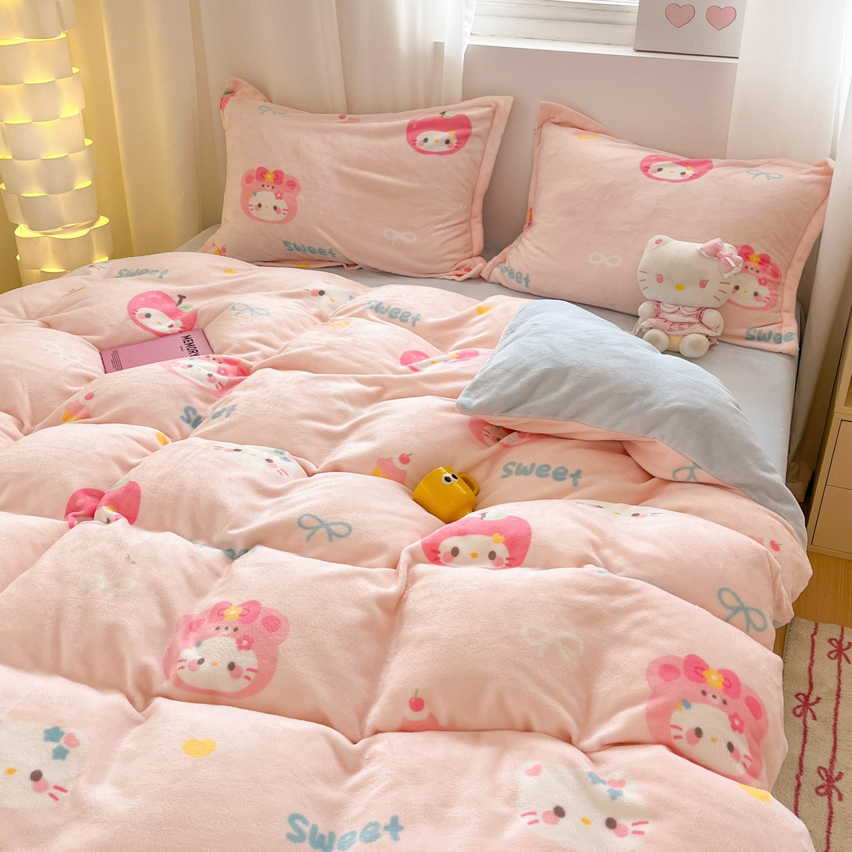 91家纺网 家纺一手货源 找家纺 沐慕 2025新款高克重牛奶绒四件套 牛奶绒-苹果猫猫