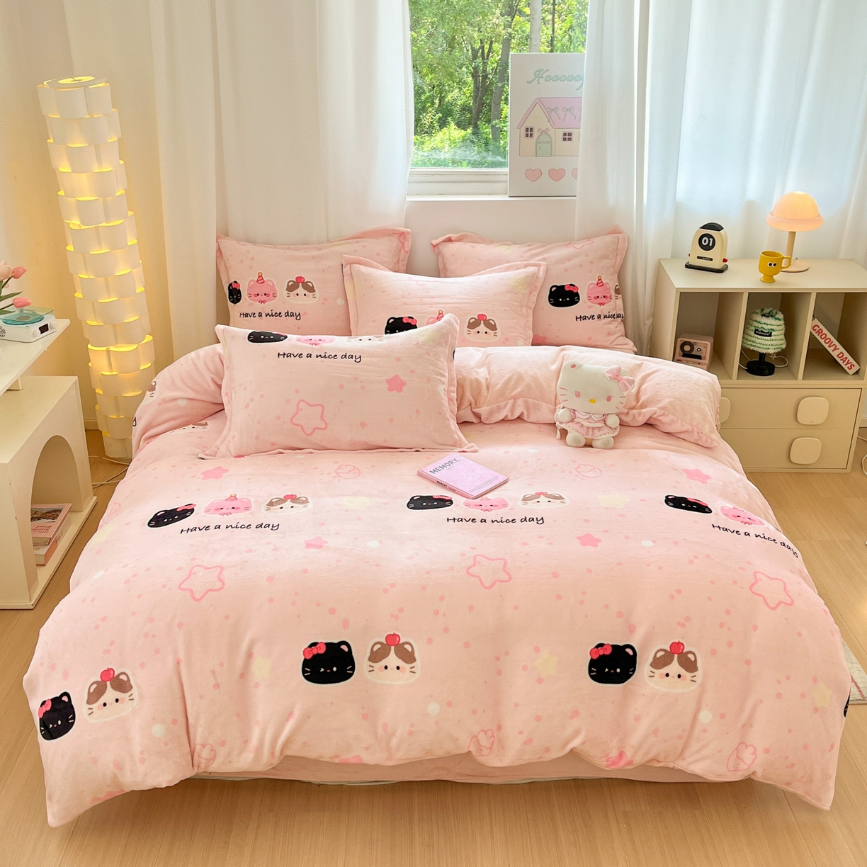 91家纺网 家纺一手货源 找家纺 沐慕 2025新款高克重牛奶绒四件套 牛奶绒-三只小猫