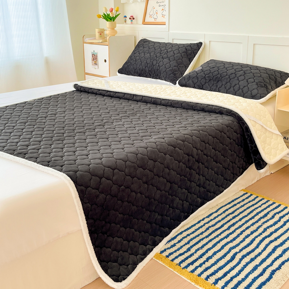 91家纺网 家纺一手货源 找家纺 富馨莱 2025新款牛奶绒夹棉床垫床盖支持一件定制 轻奢灰