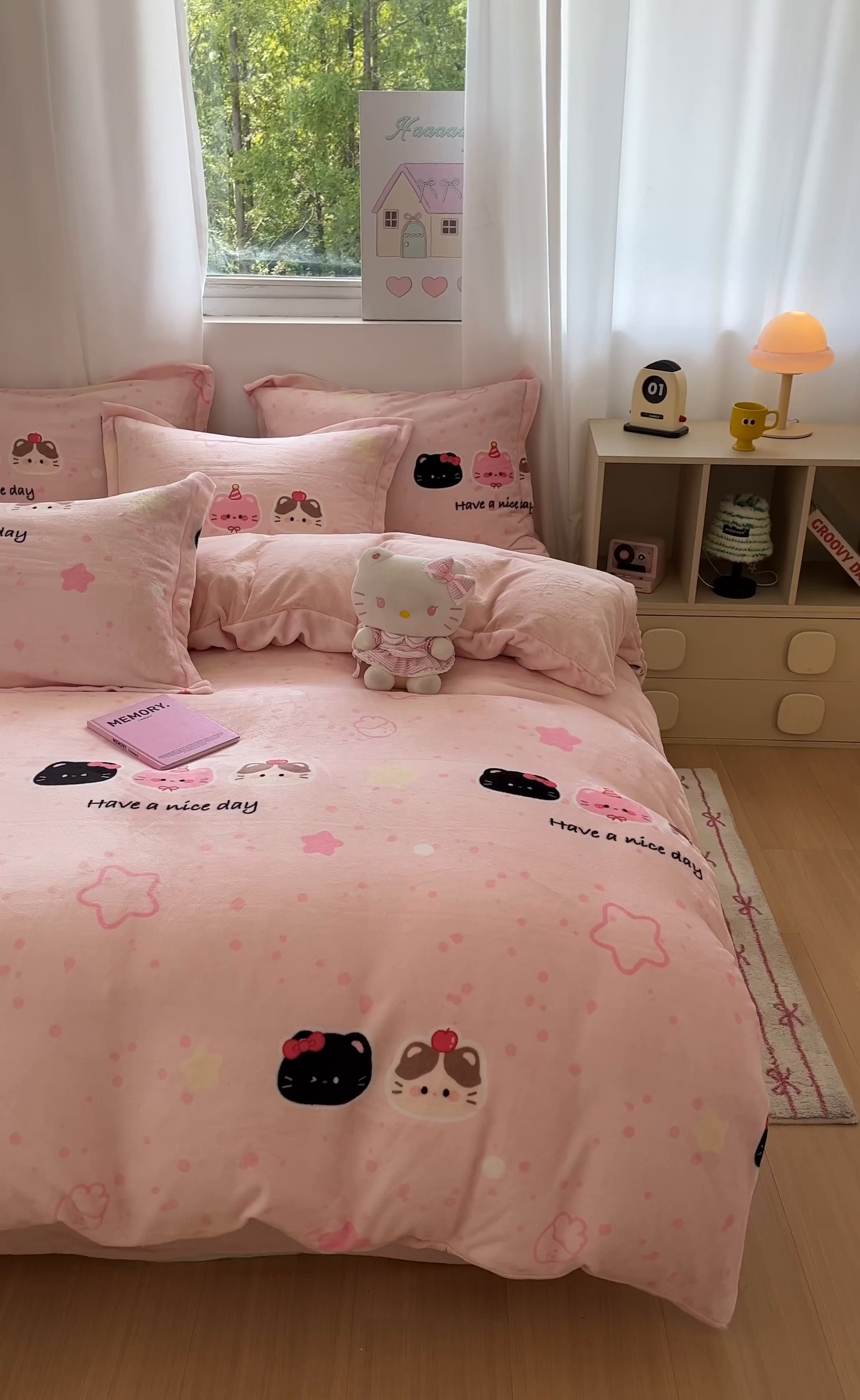 91家纺网 家纺一手货源 找家纺 沐慕 2025新款高克重牛奶绒四件套 牛奶绒-三只小猫