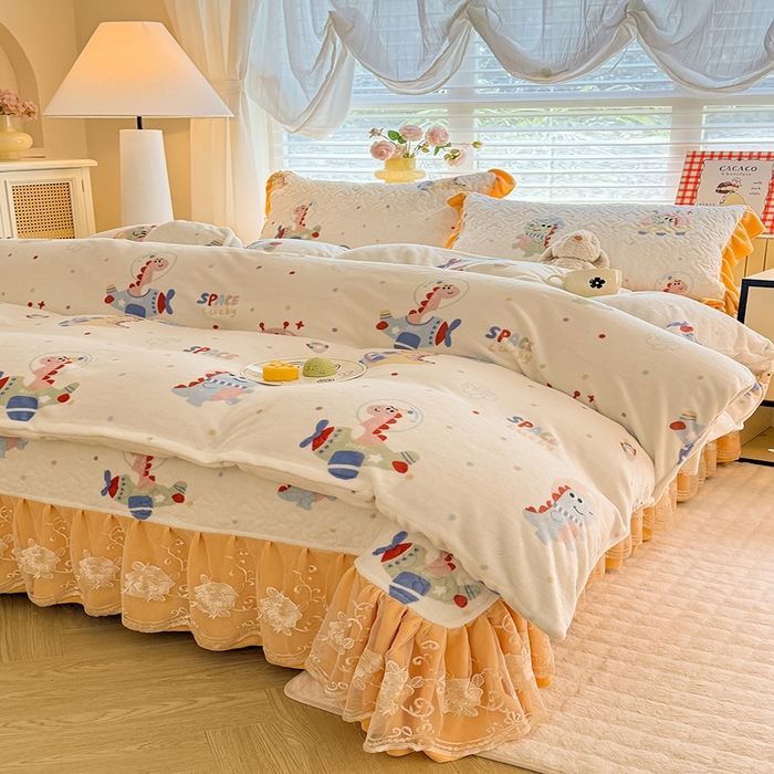 91家纺网 家纺一手货源 找家纺 美达家纺 2025新款卡通牛奶绒印花床盖四件套 恐龙星球