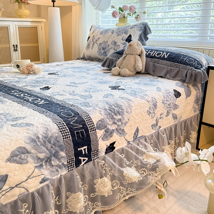 91家纺网 家纺一手货源 找家纺 美达家纺 2025新款卡通牛奶绒印花床盖四件套 梦蝶