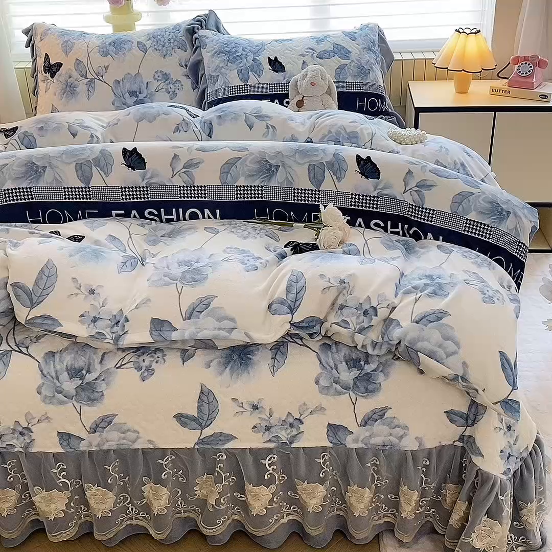 91家纺网 家纺一手货源 找家纺 美达家纺 2025新款卡通牛奶绒印花床盖四件套 梦蝶