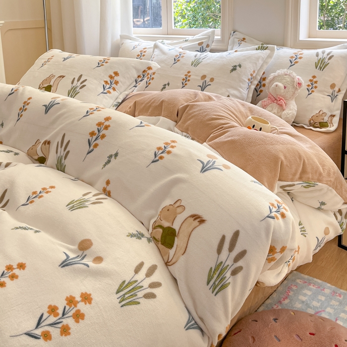 91家纺网 家纺一手货源 找家纺 沐慕 2025新款高克重牛奶绒四件套 牛奶绒-田园松鼠