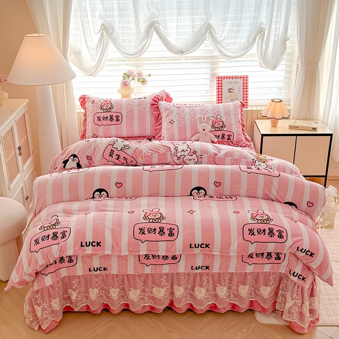 91家纺网 家纺一手货源 找家纺 美达家纺 2025新款卡通牛奶绒印花床盖四件套 时来运转