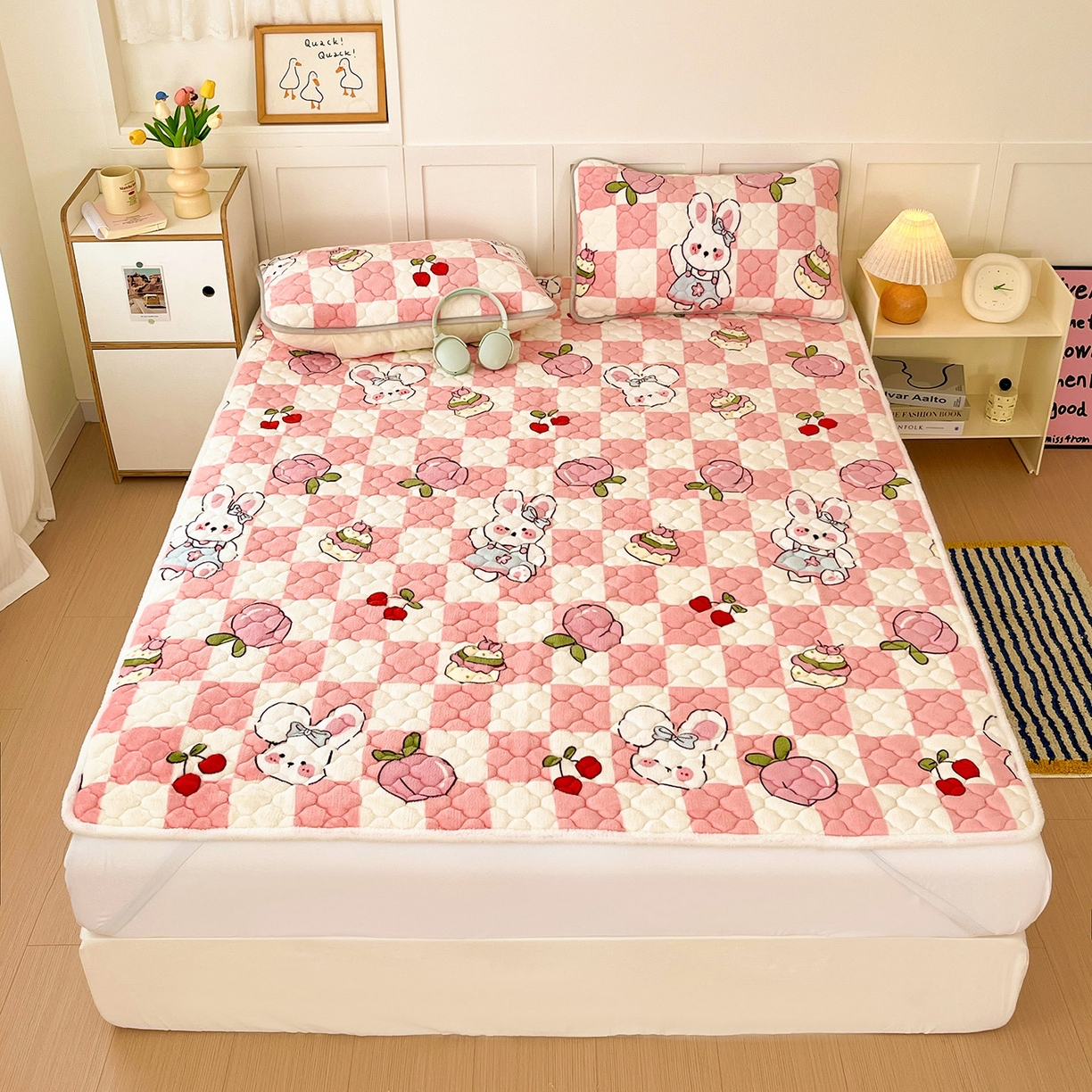 富馨莱 2025新款牛奶绒夹棉床垫床盖支持一件定制 樱桃兔