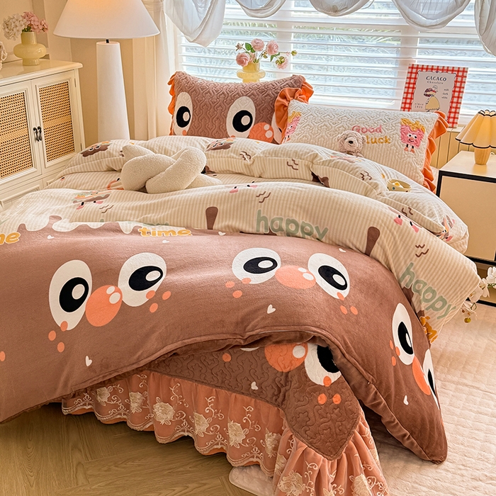 91家纺网 家纺一手货源 找家纺 美达家纺 2025新款卡通牛奶绒印花床盖四件套 甜蜜奶吧