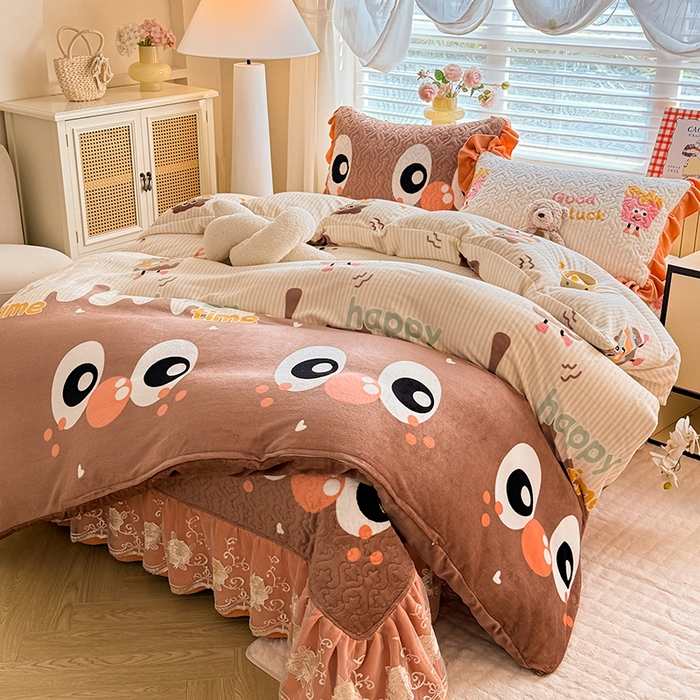 91家纺网 家纺一手货源 找家纺 美达家纺 2025新款卡通牛奶绒印花床盖四件套 甜蜜奶吧