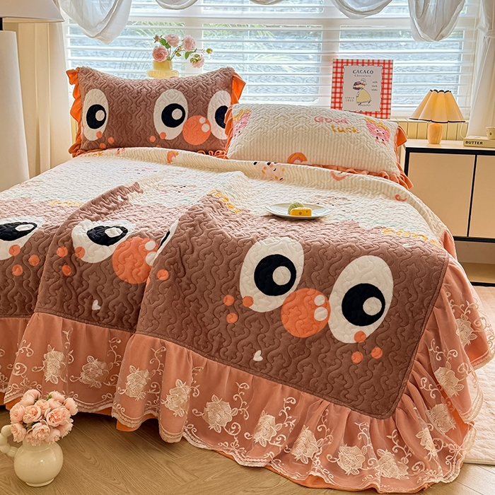 91家纺网 家纺一手货源 找家纺 美达家纺 2025新款卡通牛奶绒印花床盖四件套 甜蜜奶吧