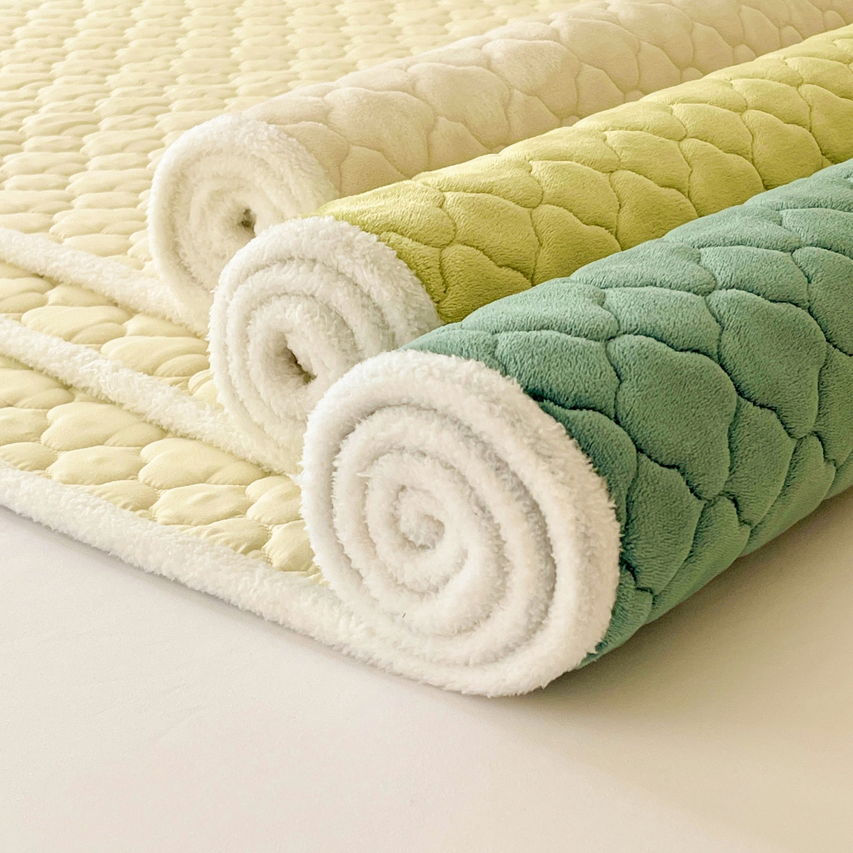 91家纺网 家纺一手货源 找家纺 富馨莱 2025新款牛奶绒夹棉床垫床盖支持一件定制 组合图