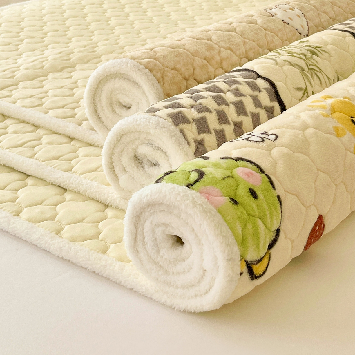 91家纺网 家纺一手货源 找家纺 富馨莱 2025新款牛奶绒夹棉床垫床盖支持一件定制 组合图