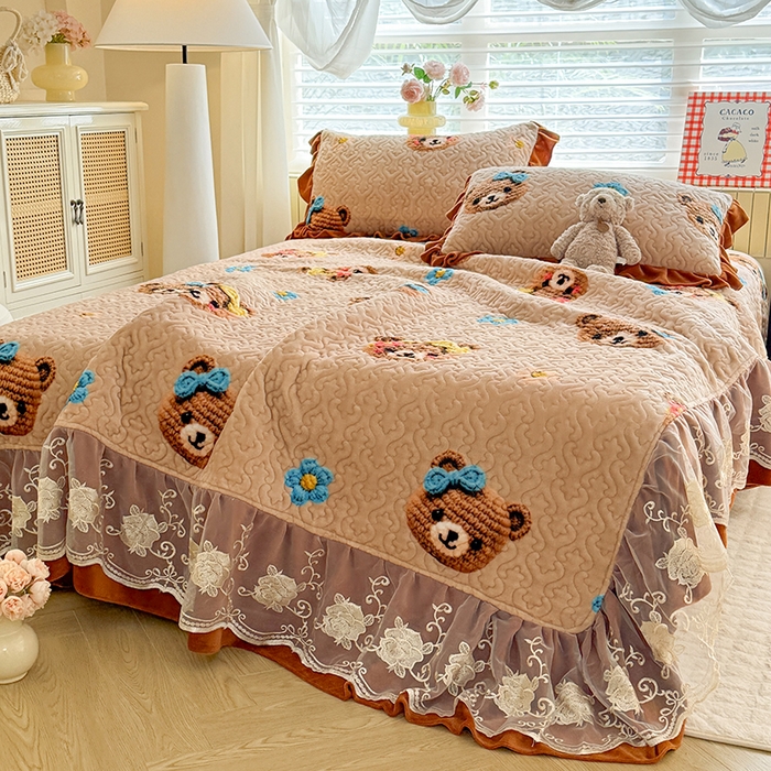 91家纺网 家纺一手货源 找家纺 美达家纺 2025新款卡通牛奶绒印花床盖四件套 针织熊