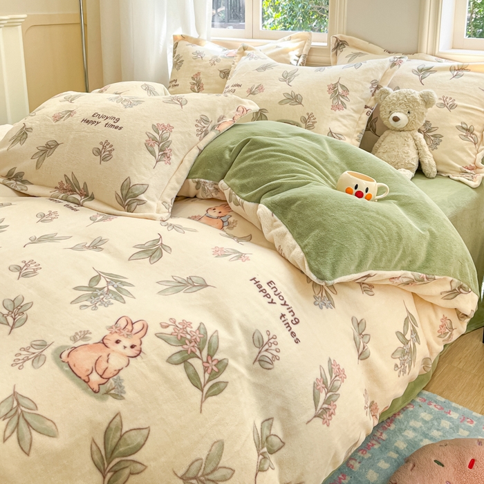 91家纺网 家纺一手货源 找家纺 沐慕 2025新款高克重牛奶绒四件套 牛奶绒-叶子小兔