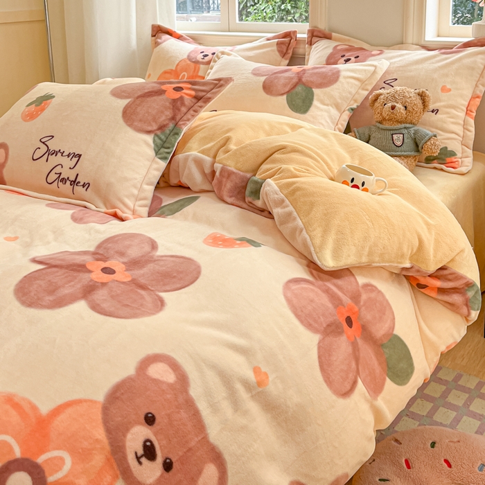 91家纺网 家纺一手货源 找家纺 沐慕 2025新款高克重牛奶绒四件套 牛奶绒-棕熊花