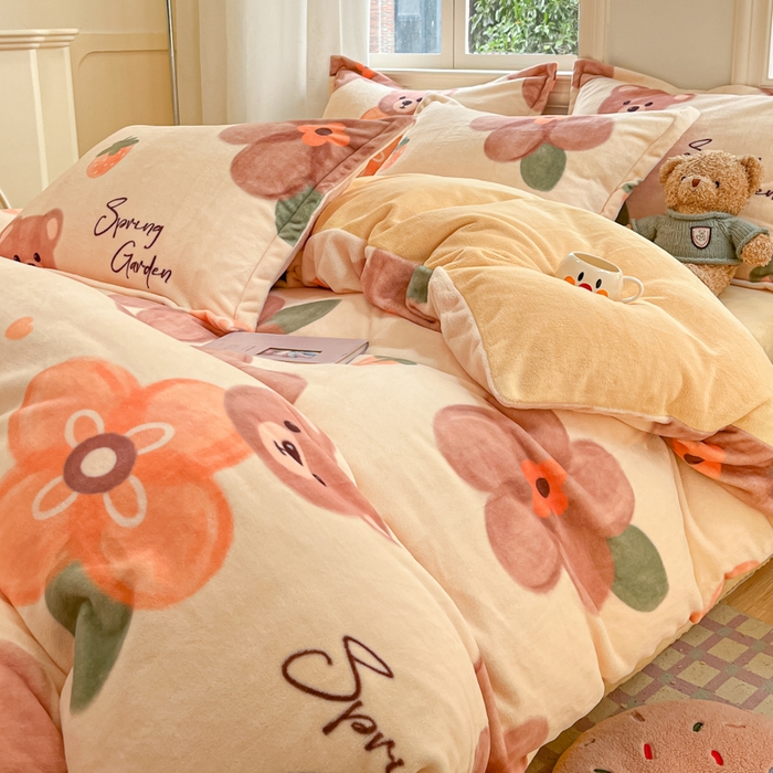 91家纺网 家纺一手货源 找家纺 沐慕 2025新款高克重牛奶绒四件套 牛奶绒-棕熊花