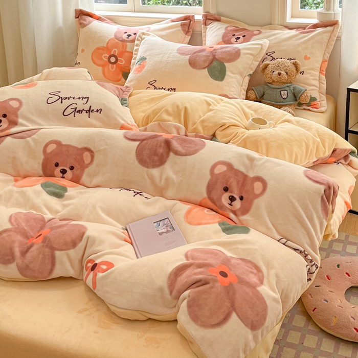 91家纺网 家纺一手货源 找家纺 沐慕 2025新款高克重牛奶绒四件套 牛奶绒-棕熊花