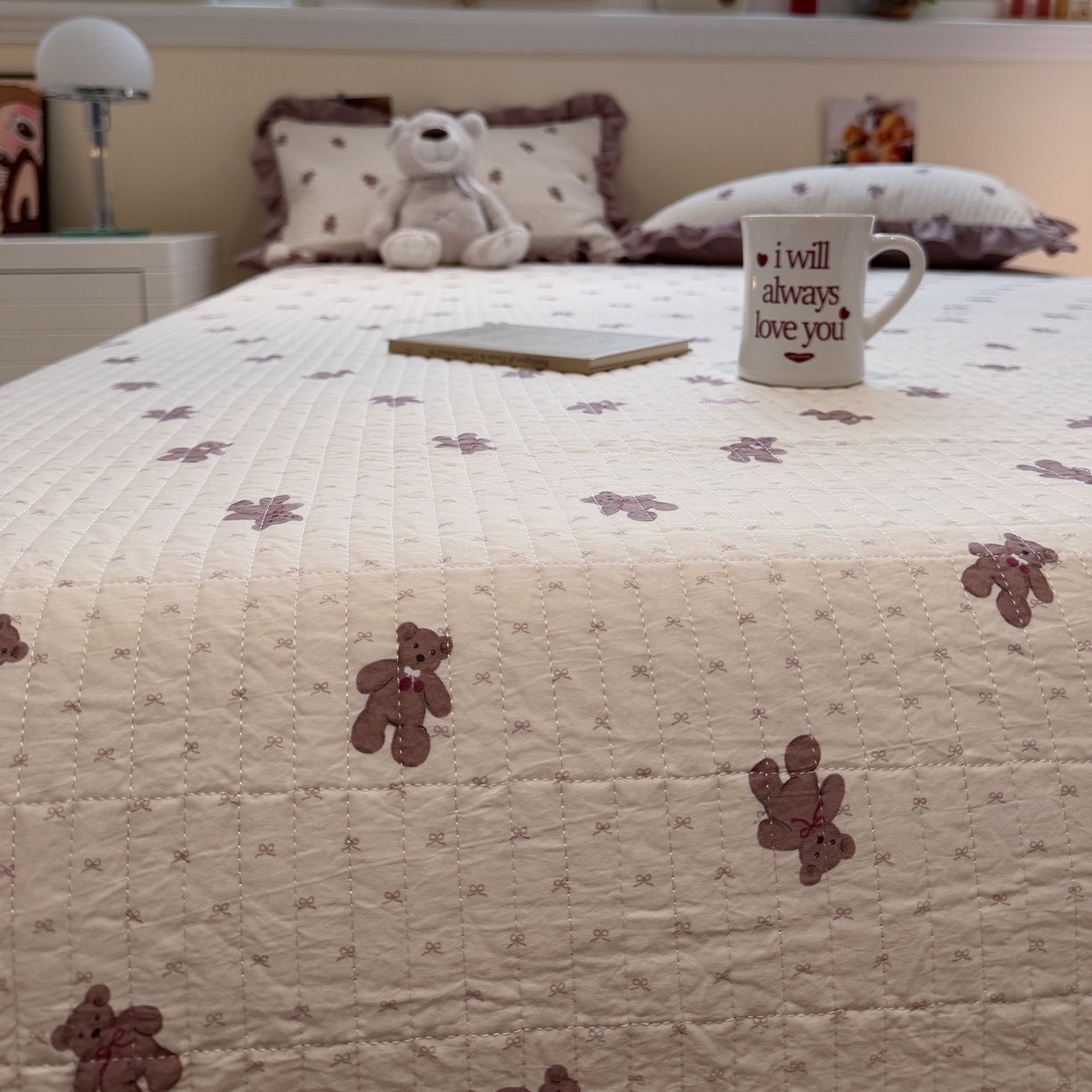 91家纺网 家纺一手货源 找家纺 一加一 2025新款小清新花边款大豆被床盖系列 梦想熊