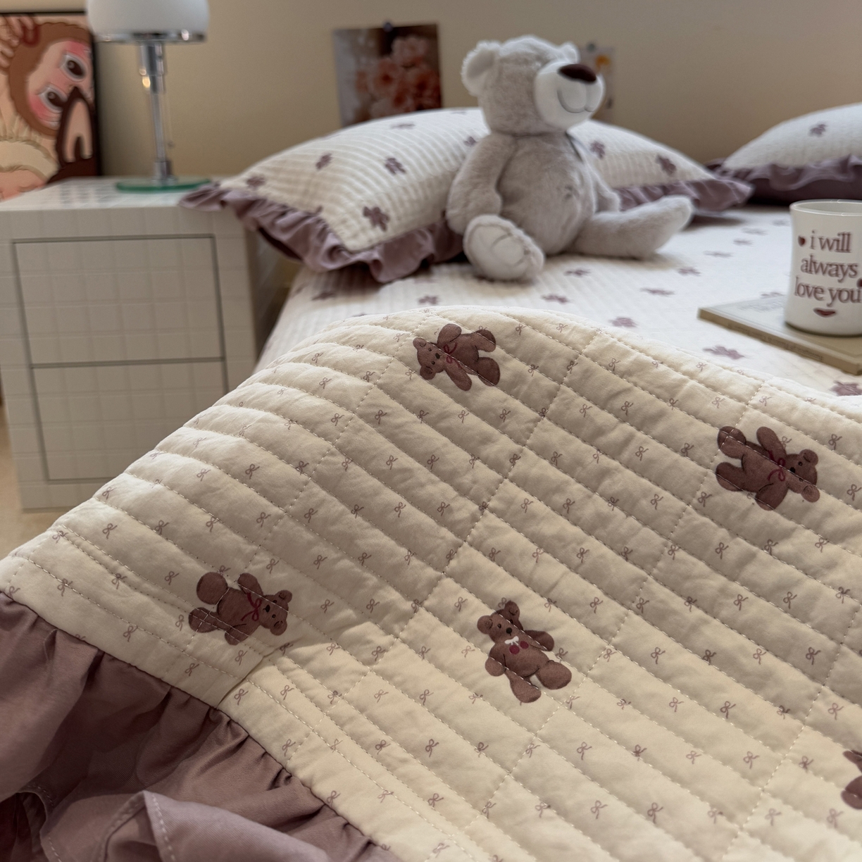 91家纺网 家纺一手货源 找家纺 一加一 2025新款小清新花边款大豆被床盖系列 梦想熊