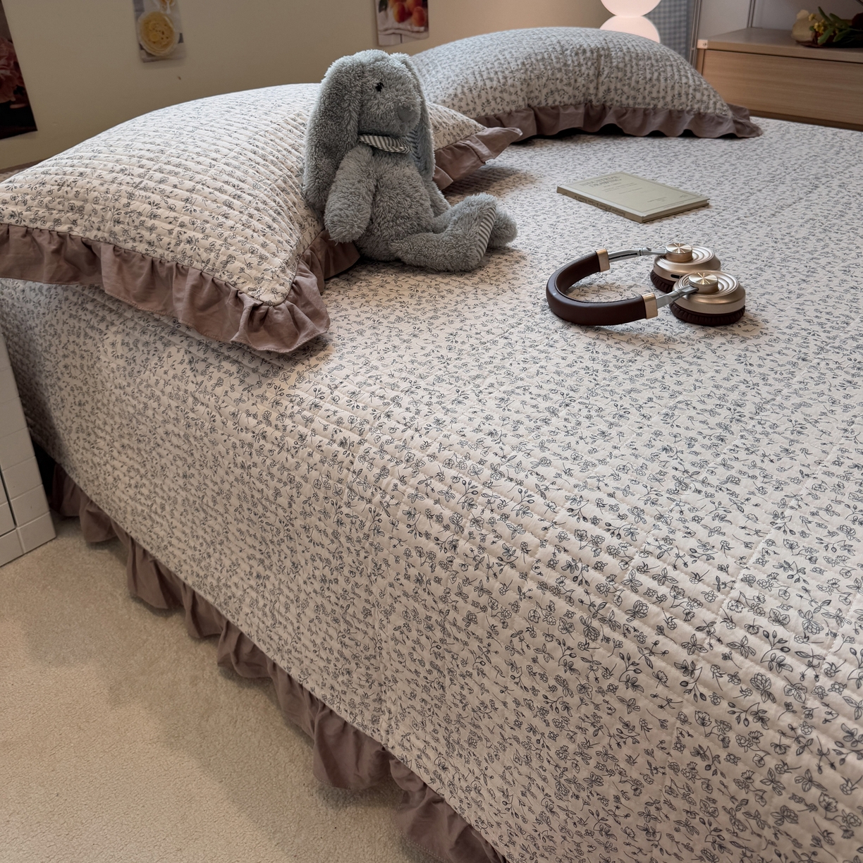 91家纺网 家纺一手货源 找家纺 一加一 2025新款小清新花边款大豆被床盖系列 赫拉