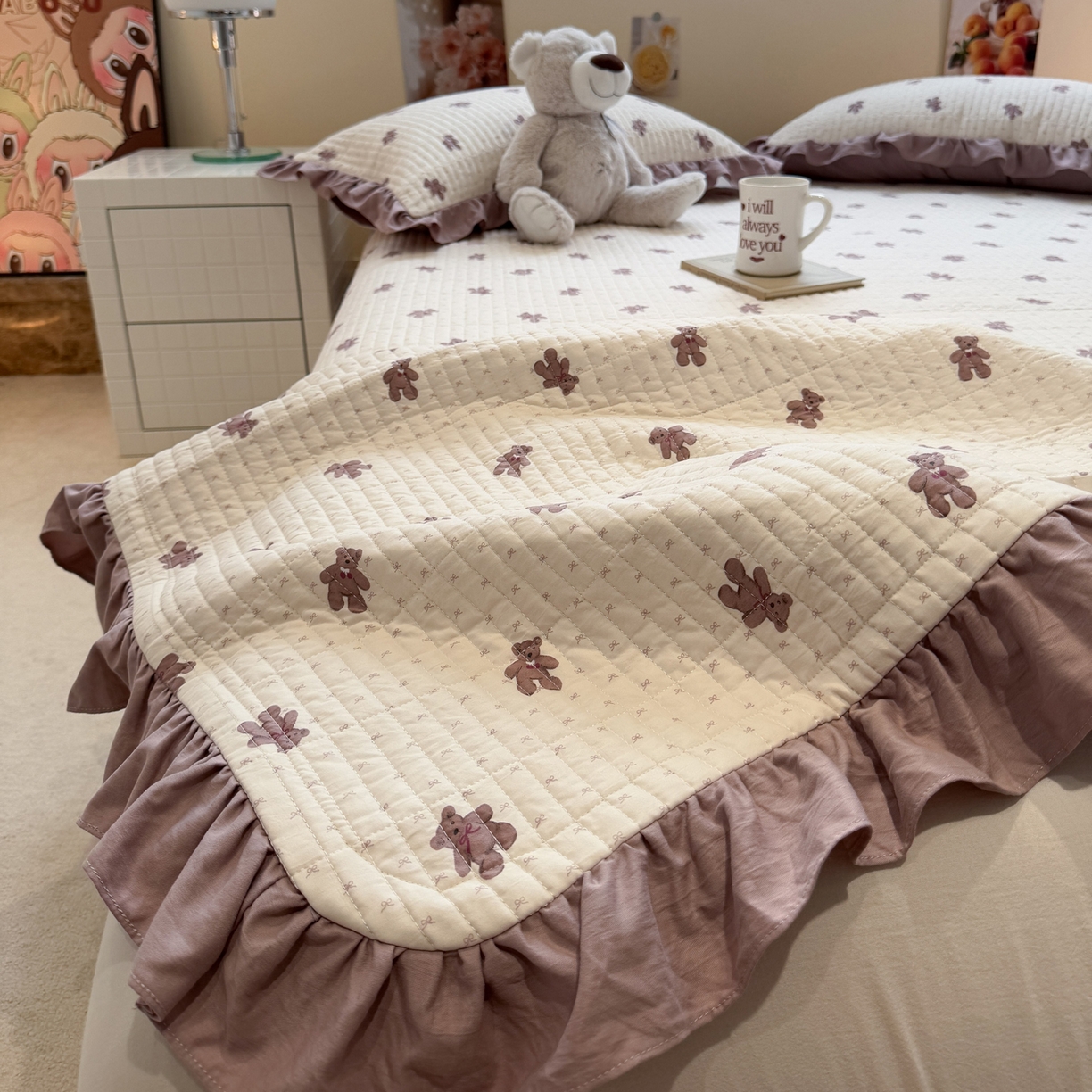 91家纺网 家纺一手货源 找家纺 一加一 2025新款小清新花边款大豆被床盖系列 梦想熊