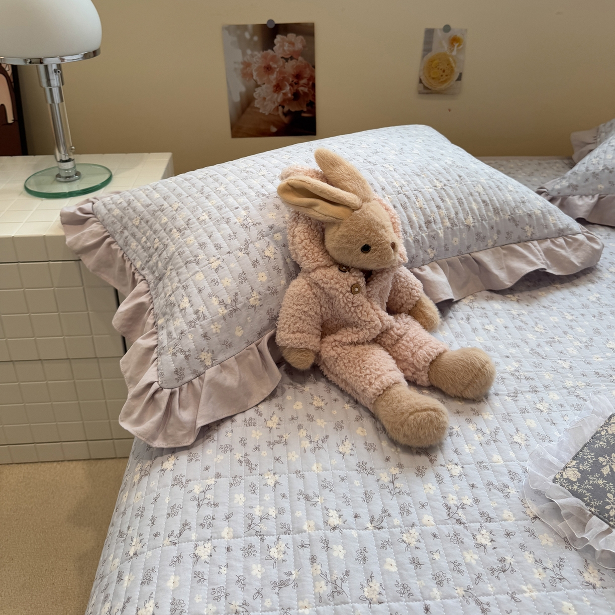 91家纺网 家纺一手货源 找家纺 一加一 2025新款小清新花边款大豆被床盖系列 晴天兰