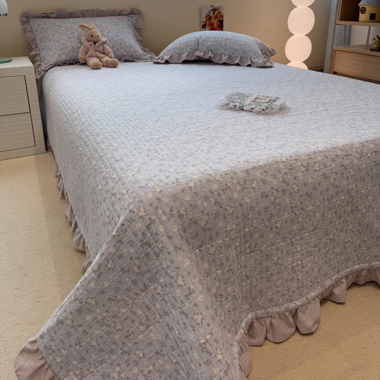 91家纺网 家纺一手货源 找家纺 一加一 2025新款小清新花边款大豆被床盖系列 晴天兰