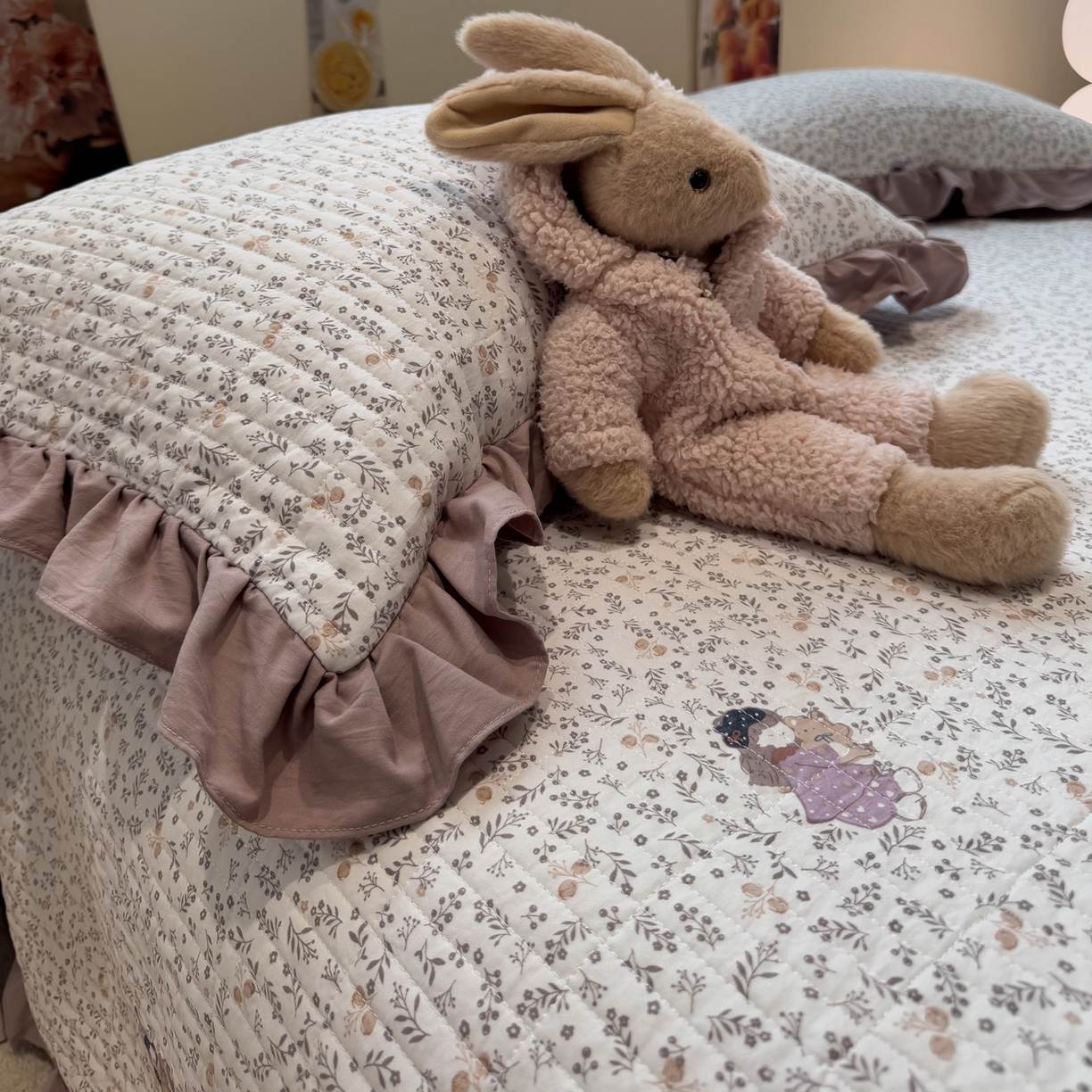 91家纺网 家纺一手货源 找家纺 一加一 2025新款小清新花边款大豆被床盖系列 豆蔻