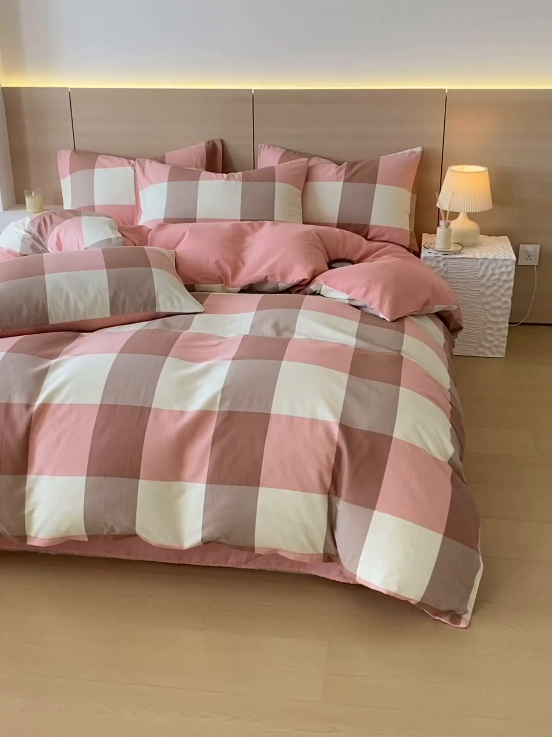 91家纺网 家纺一手货源 找家纺 春皖家纺 2025新款12868全棉印花四件套-大床图 粉大格