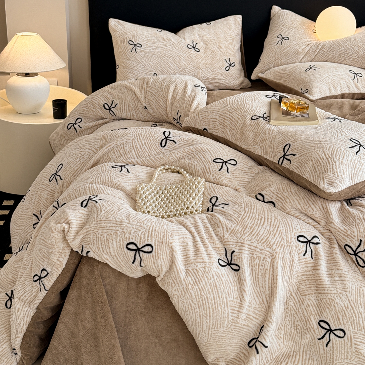 91家纺网 家纺一手货源 找家纺 （总）呗旺鹿 2025新款A类高克重着色烂花雕花牛奶绒四件套