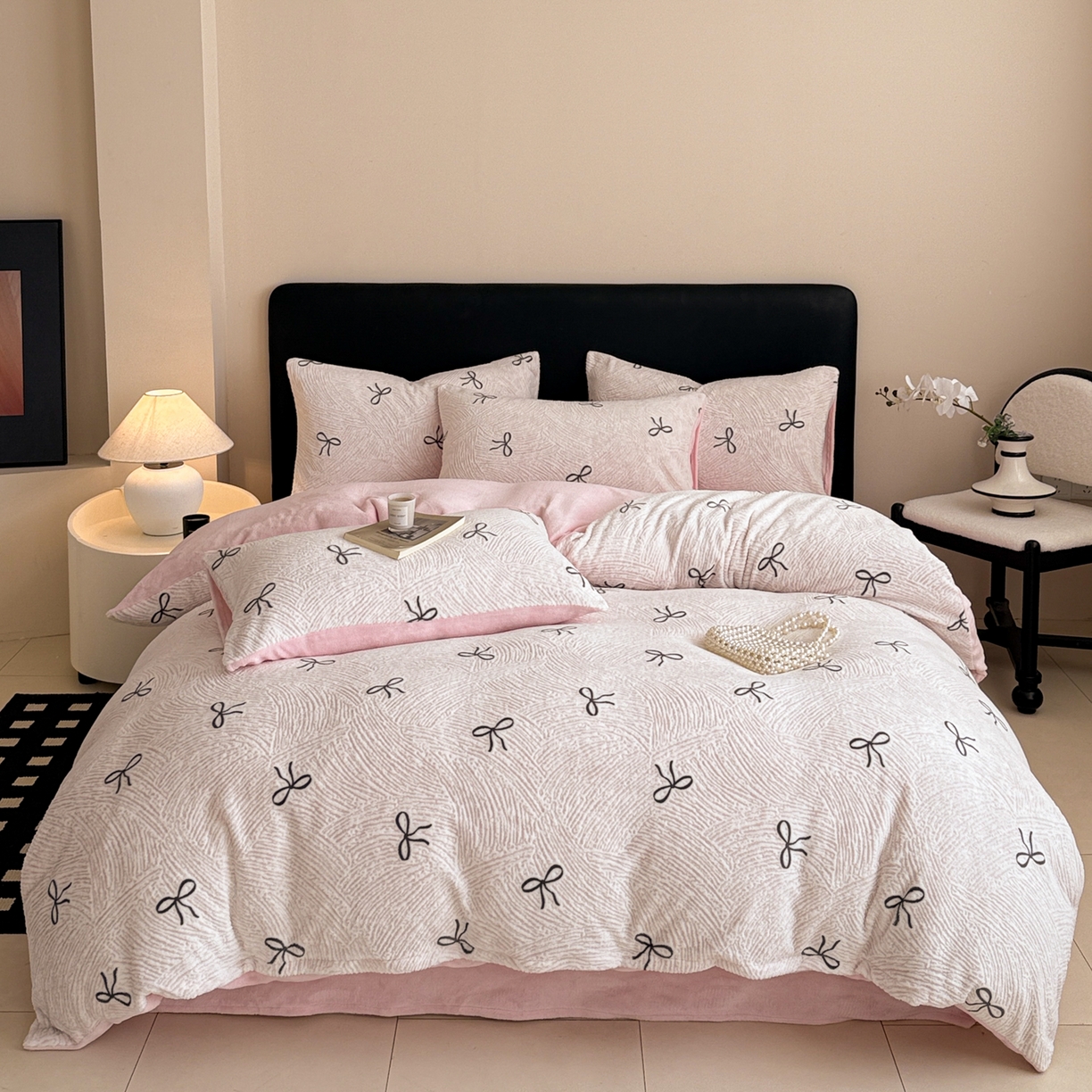 91家纺网 家纺一手货源 找家纺 呗旺鹿 2025新款A类高克重着色烂花雕花牛奶绒四件套 梦幻芭蕾粉