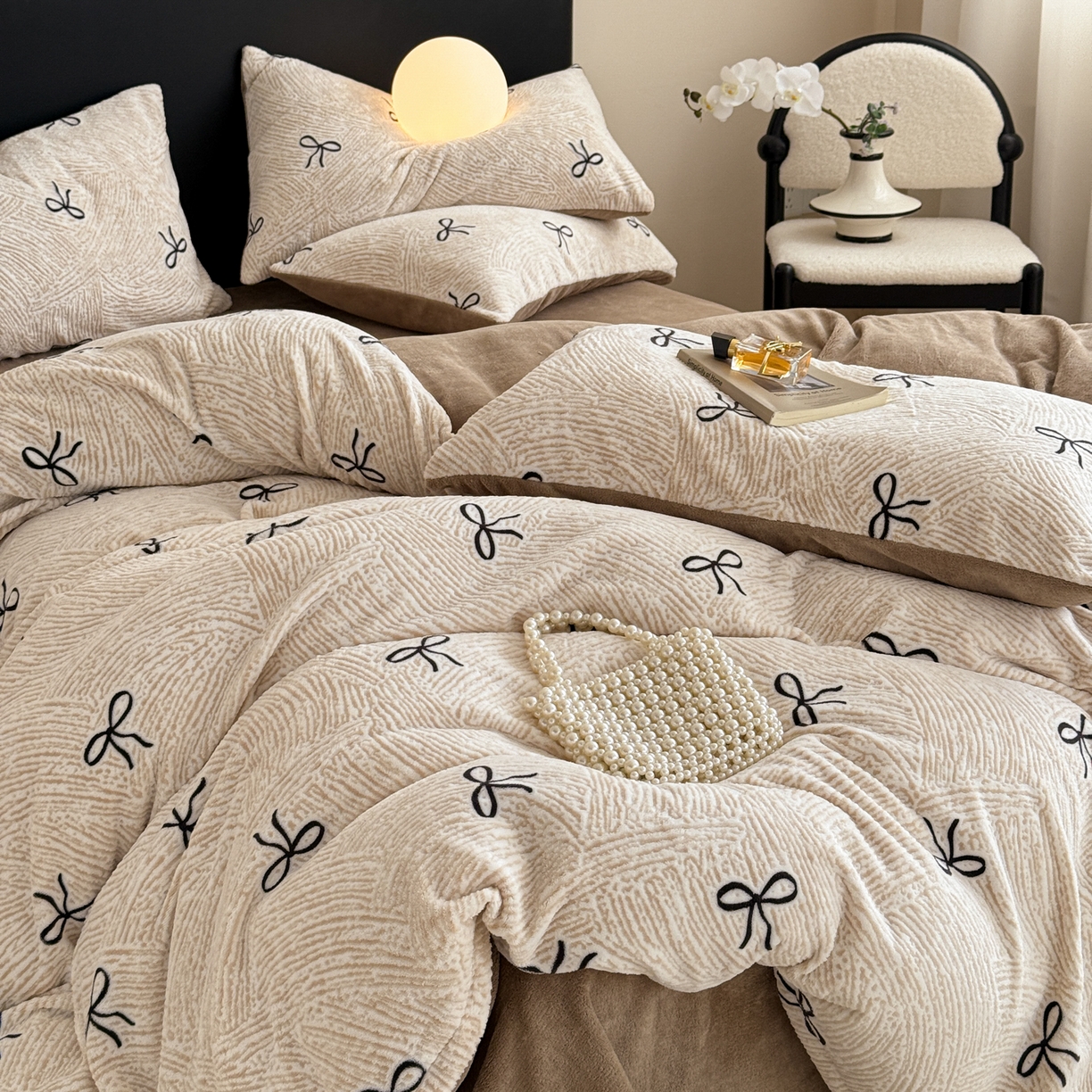 91家纺网 家纺一手货源 找家纺 （总）呗旺鹿 2025新款A类高克重着色烂花雕花牛奶绒四件套