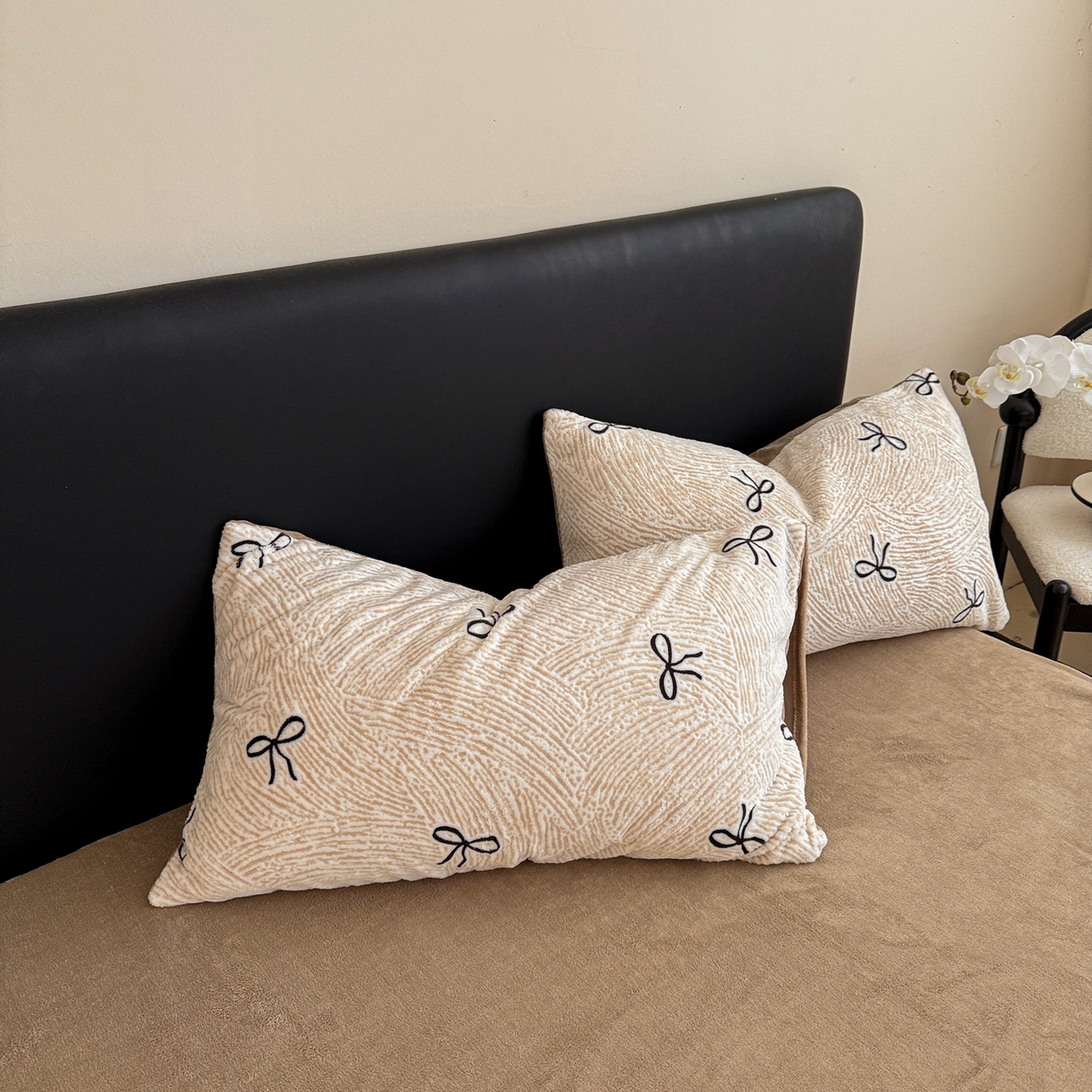 91家纺网 家纺一手货源 找家纺 （总）呗旺鹿 2025新款A类高克重着色烂花雕花牛奶绒四件套