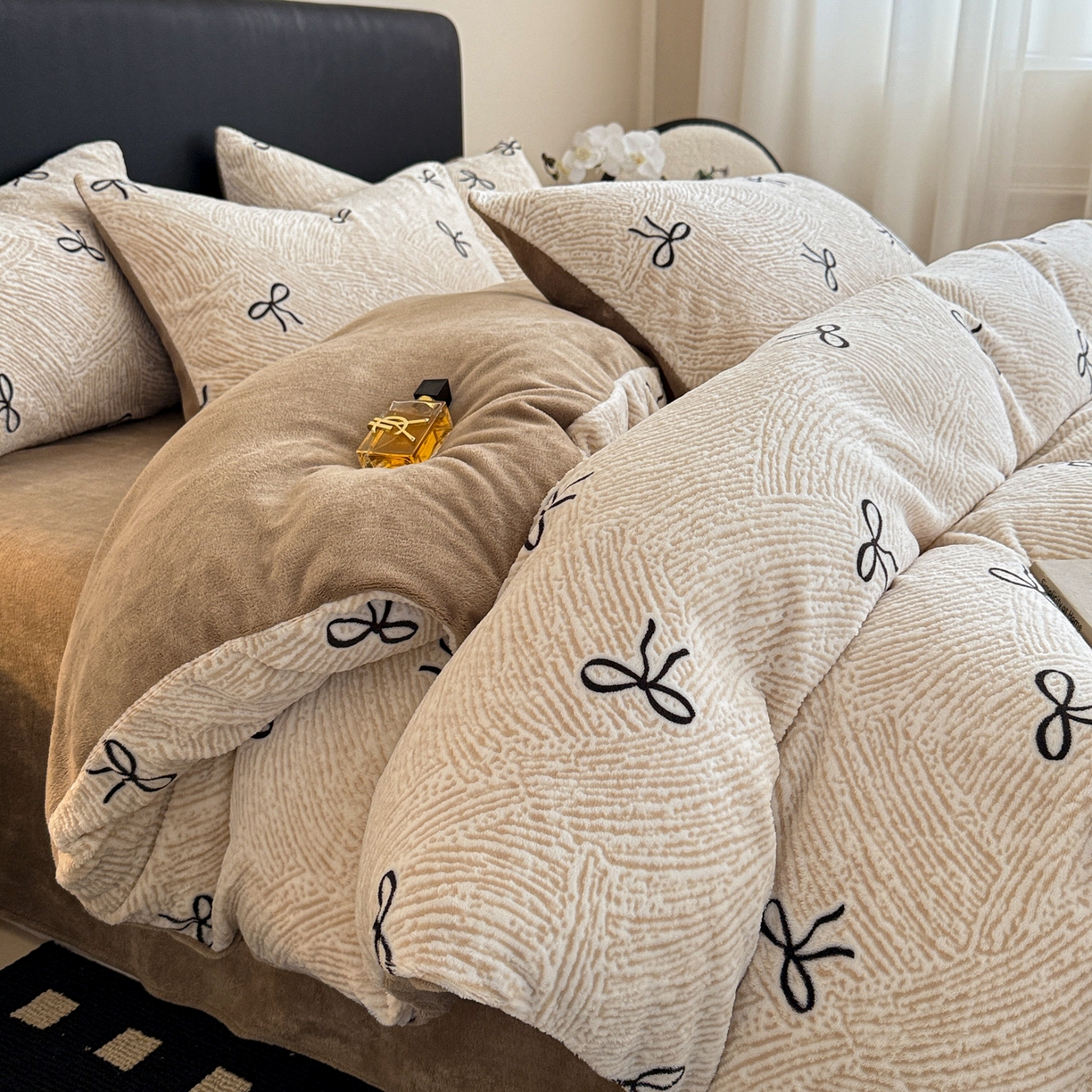 91家纺网 家纺一手货源 找家纺 （总）呗旺鹿 2025新款A类高克重着色烂花雕花牛奶绒四件套,梦幻芭蕾卡其,梦幻芭蕾粉,梦幻芭蕾奶白,浅雾蔷薇粉,浅雾蔷薇兰,桃你欢喜粉