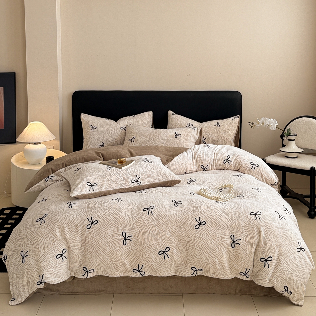 91家纺网 家纺一手货源 找家纺 呗旺鹿 2025新款A类高克重着色烂花雕花牛奶绒四件套 梦幻芭蕾卡其