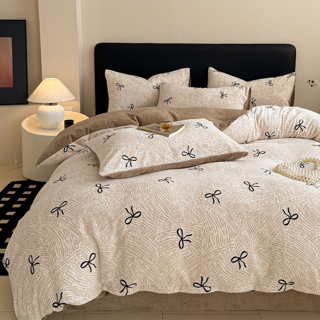 91家纺网 家纺一手货源 找家纺 呗旺鹿 2025新款A类高克重着色烂花雕花牛奶绒四件套 梦幻芭蕾卡其