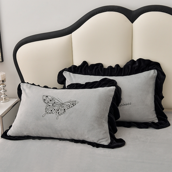 91家纺网 家纺一手货源 找家纺 炫拼家纺 2025新款刺绣黑花边高克重牛奶绒四件套-法式玫瑰 法式玫瑰-伯爵灰