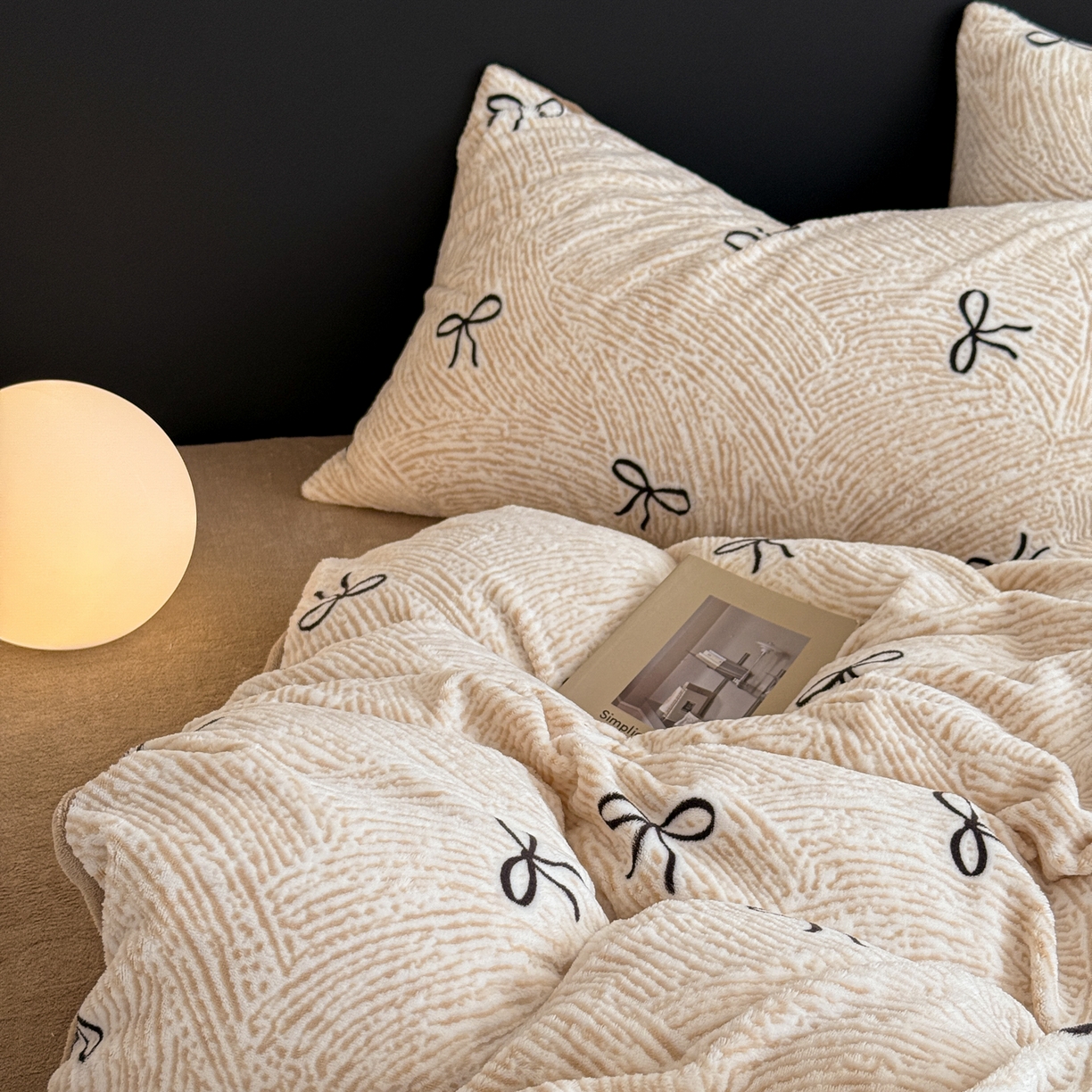 91家纺网 家纺一手货源 找家纺 （总）呗旺鹿 2025新款A类高克重着色烂花雕花牛奶绒四件套