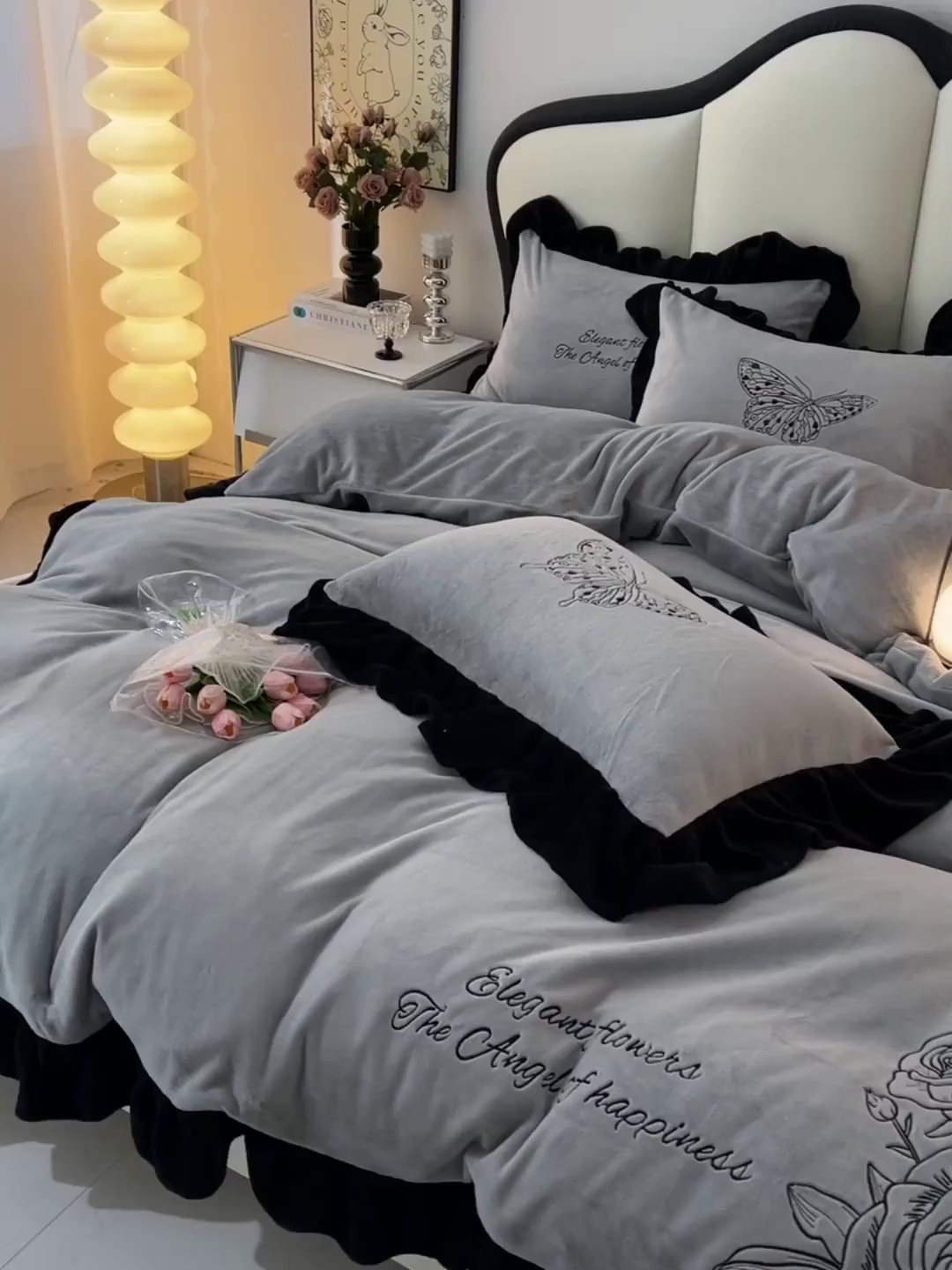 91家纺网 家纺一手货源 找家纺 炫拼家纺 2025新款刺绣黑花边高克重牛奶绒四件套-法式玫瑰 法式玫瑰-伯爵灰