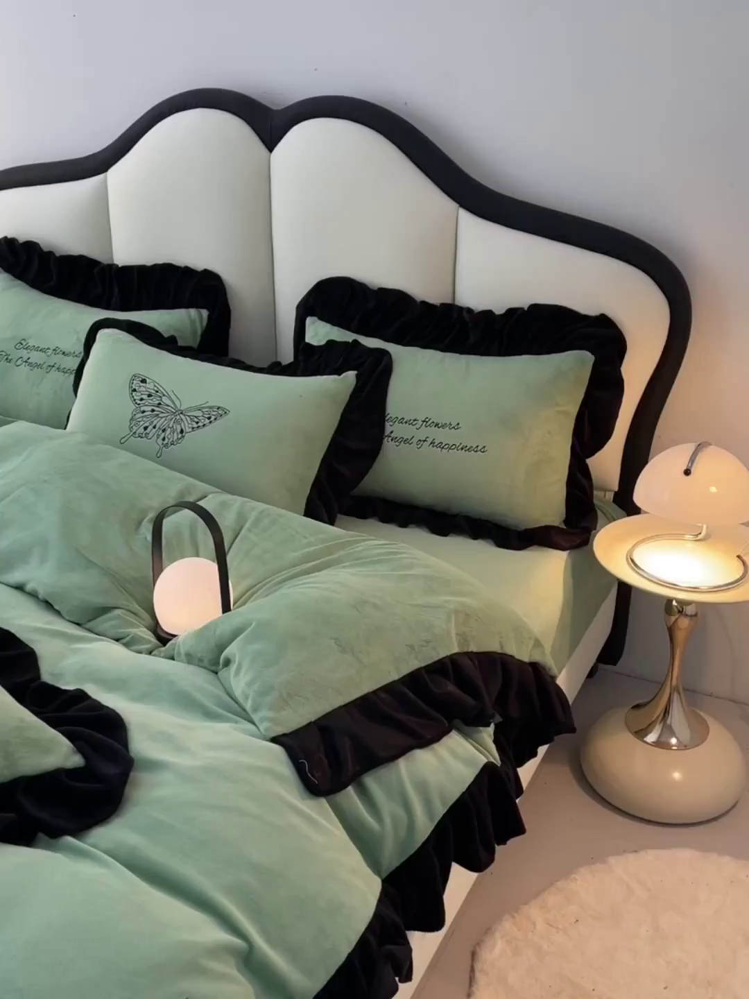 91家纺网 家纺一手货源 找家纺 炫拼家纺 2025新款刺绣黑花边高克重牛奶绒四件套-法式玫瑰 法式玫瑰-春熙绿