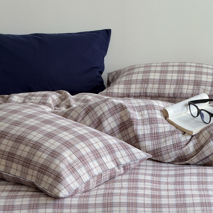 91家纺网 家纺一手货源 找家纺 玛奇朵 2025秋冬新品韩国色织A类三层皱皱纱系列四件套 巷往