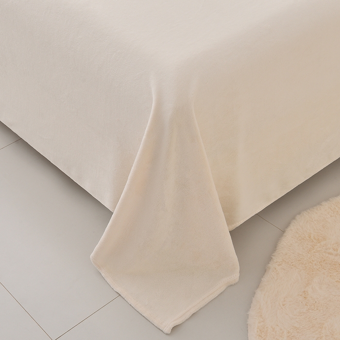 91家纺网 家纺一手货源 找家纺 炫拼家纺 2025新款刺绣黑花边高克重牛奶绒四件套-法式玫瑰 法式玫瑰-奶昔白