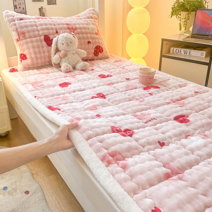 91家纺网 家纺一手货源 找家纺 优品惠 2025新款兔毛绒床垫学生床垫床褥子床护垫 粉爱心