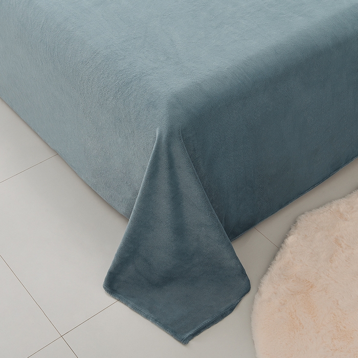 91家纺网 家纺一手货源 找家纺 炫拼家纺 2025新款刺绣黑花边高克重牛奶绒四件套-法式玫瑰 法式玫瑰-蔚蓝