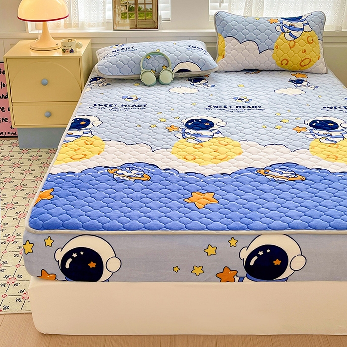 91家纺网 家纺一手货源 找家纺 富馨莱 2025新款牛奶绒夹棉床笠支持一件定做 遨游太空-夹棉