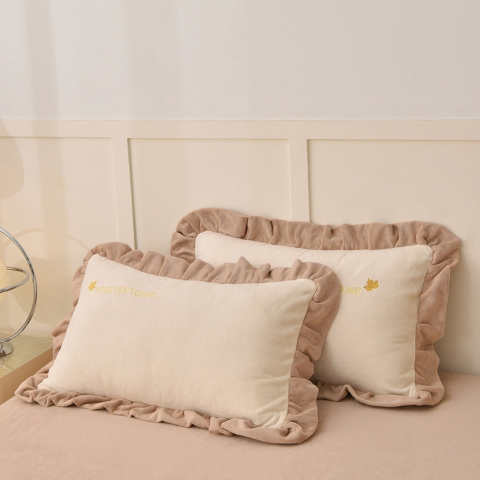 91家纺网 家纺一手货源 找家纺 （总）氧家 2025新款高克重牛奶绒拼角刺绣床单床笠床盖款四件套-钟爱